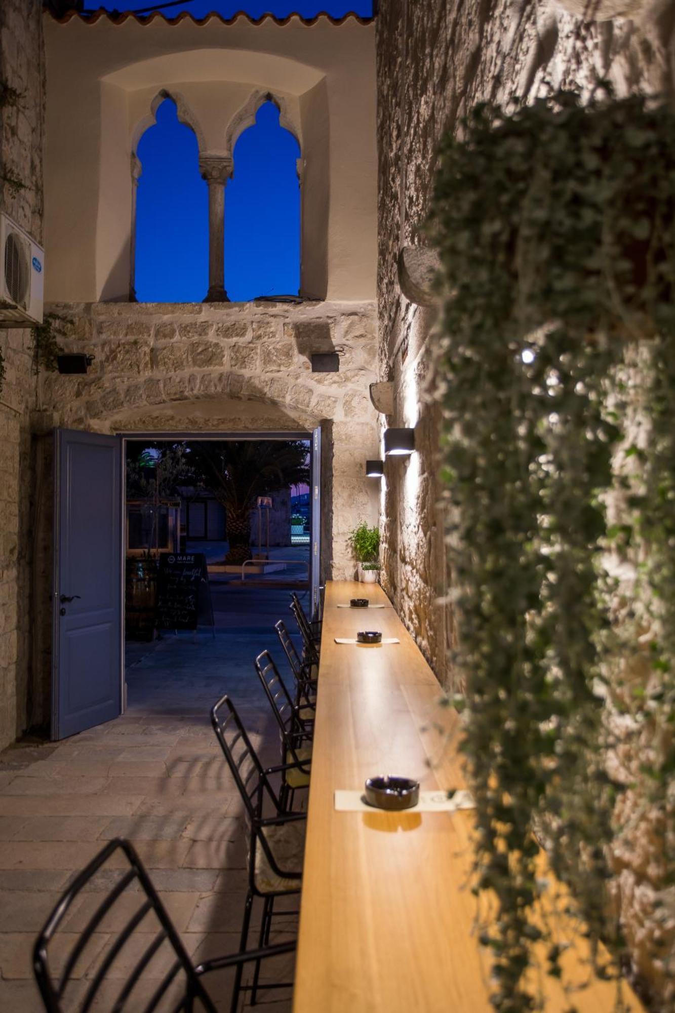 Bifora Heritage Hotel Trogir Bagian luar foto