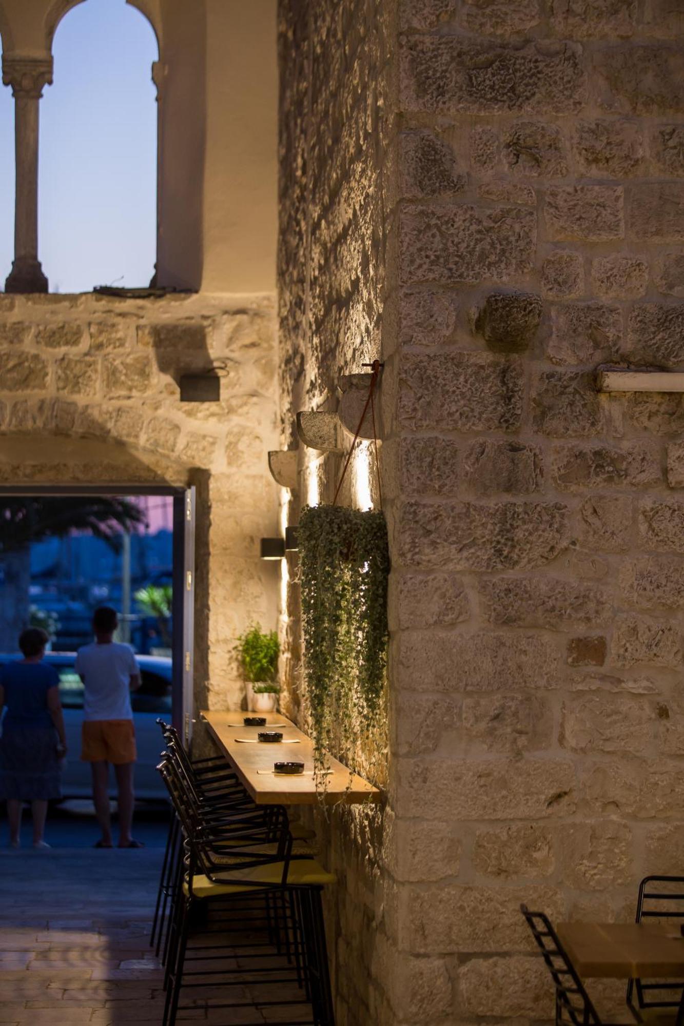 Bifora Heritage Hotel Trogir Bagian luar foto